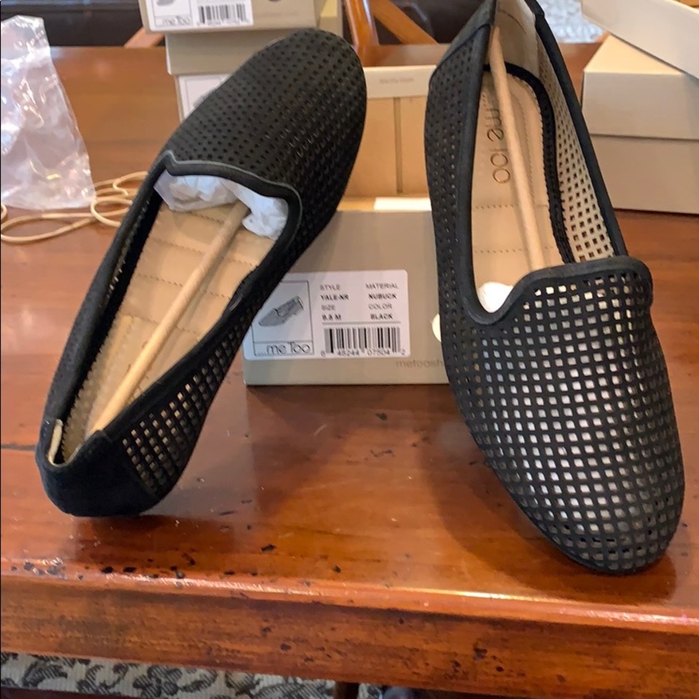NIB Me Too Yale NR Flats 9.5 B Black Nubuck